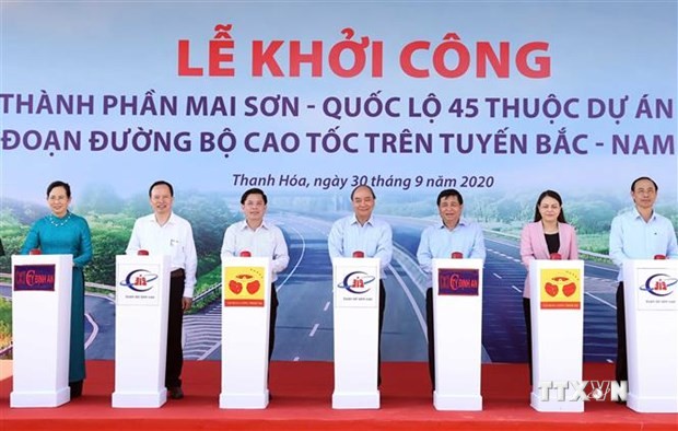 阮春福总理出席梅山高速公路-第45号国道项目开工仪式