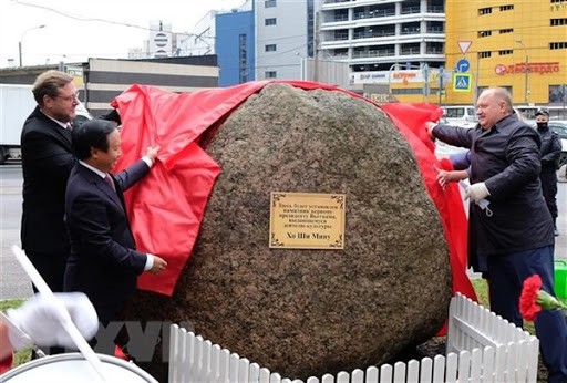 越南与俄罗斯配合在圣彼得堡市竖立胡志明主席雕像