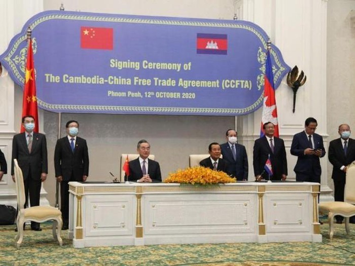中国与柬埔寨签署自由贸易协定