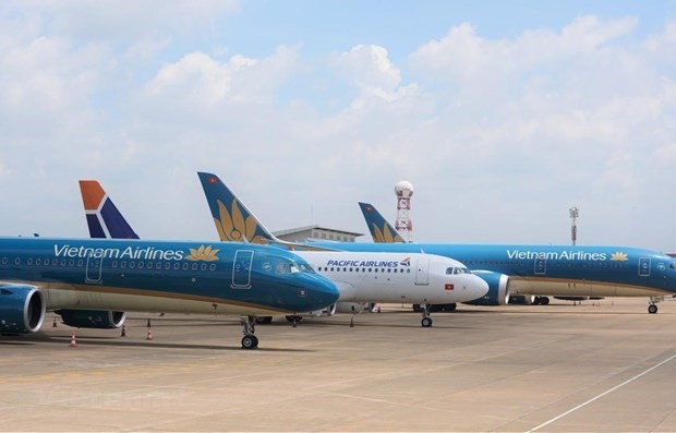 越南各家航空公司因遭受台风影响而调整航班执行计划