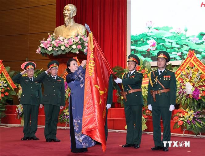 越南《人民军队报》创刊70周年 荣获三等独立勋章
