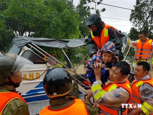 越南政府总理决定发放4000吨大米援助中部灾民