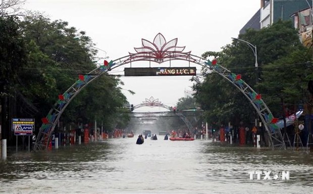 从清化到广南各省市主动应对暴雨和热带低气压