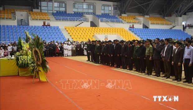 在广治省向化县山体滑坡事件中牺牲的22名干部战士吊唁仪式和追悼会隆重举行