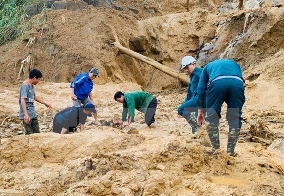 广南省南茶媚县泥石流事故：21人幸运脱险
