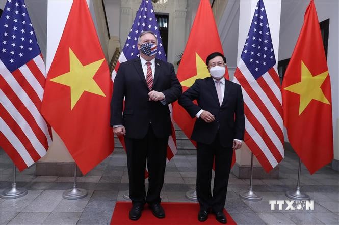 越南政府副总理兼外长范平明与美国国务卿蓬佩奥举行会谈