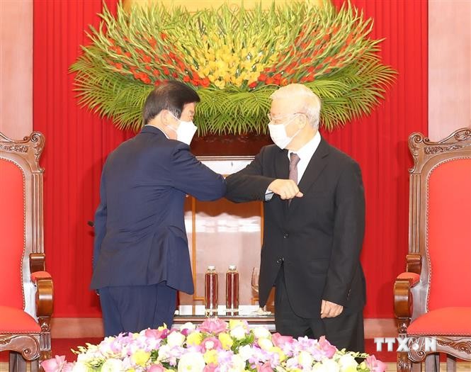 越共中央总书记、国家主席阮富仲会见韩国国会议长朴炳锡