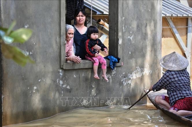 旅居乌克兰越南人捐助越南中部各省灾民