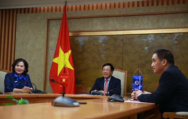  范平明与世行首席执行官阿克塞尔举行视频工作会议