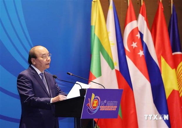 越南政府总理阮春福出席第14届东盟打击跨国犯罪部长级会议