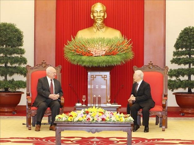 越共中央总书记、国家主席阮富仲会见俄罗斯驻越大使弗努科夫