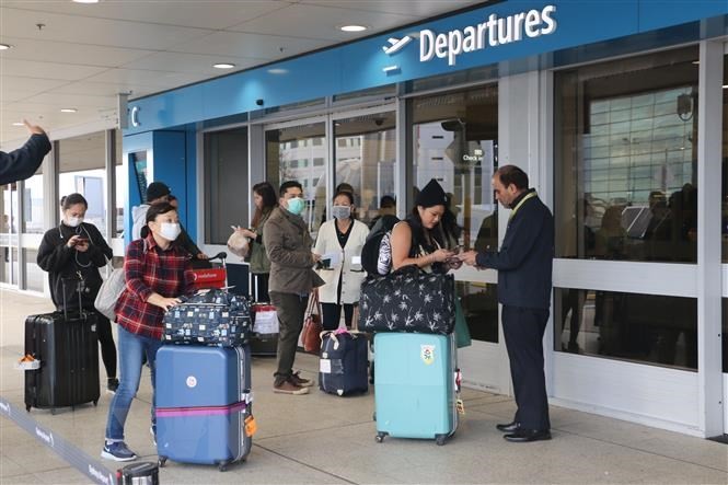 新冠肺炎疫情：将在澳大利亚和新西兰滞留的340多名越南公民安全接回国