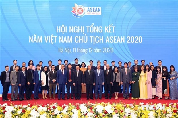 越南政府总理阮春福出席2020年东盟国家委员会总结会议