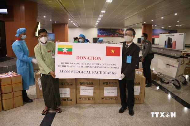 越南向缅甸捐赠防疫口罩 携手共克时艰