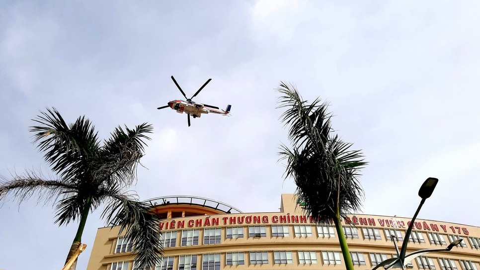 175号军医医院的医疗急救直升机停机坪正式投运