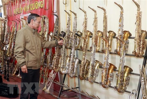 南定省范炮村努力弘扬西洋管乐器生产业