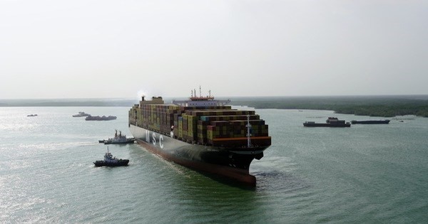 16万吨级集装箱船安全进港靠泊 创盖梅—布市深水港新纪录