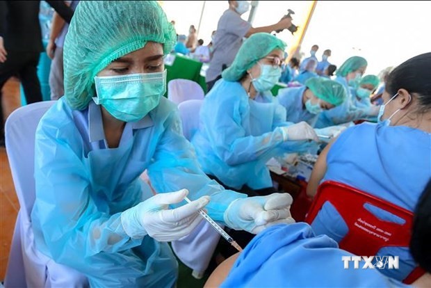 泰国下议院批准政府160亿美元贷款 用于应对第三波新冠疫情
