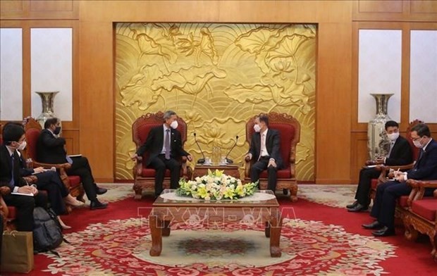  促进越南与新加坡执政党的合作关系 深化两国战略伙伴关系