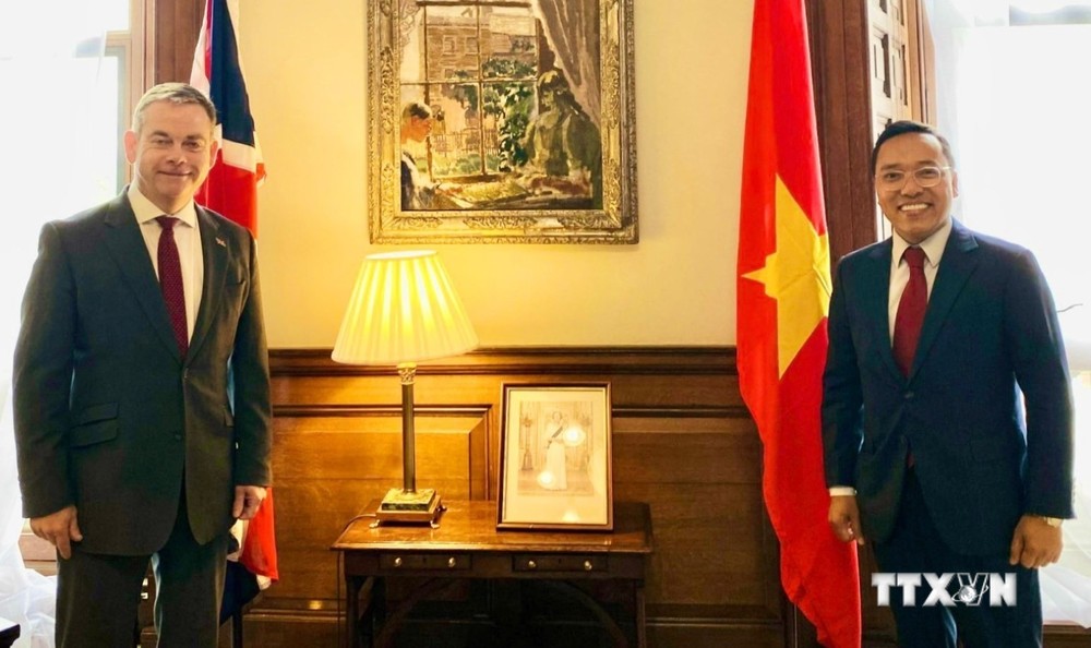  英国外交部亚洲事务国务大臣对越英关系的长足发展感到高兴