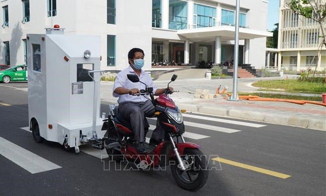 岘港市理工大学成功研发运输新冠患者的医用隔离箱