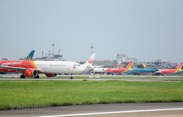 越南航空局建议限制从胡志明市飞往河内旅客量 最多每日1700座