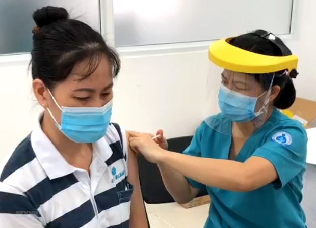 胡志明市优先为困难群众、优抚对象接种新冠疫苗