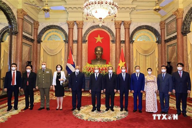  国家主席阮春福接收4国新任驻越大使递交的国书