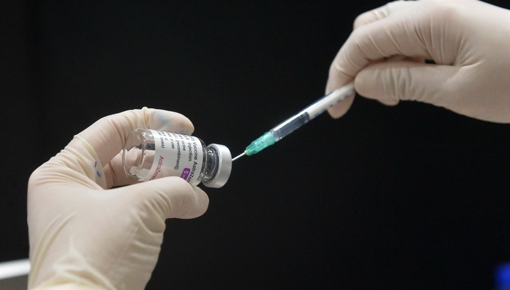 胡志明市优先为65岁以上和有基础疾病的人员开展第5批疫苗接种工作