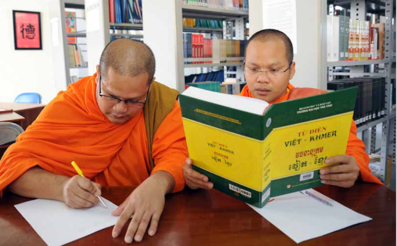 越南首部《越南语高棉语双语词典》出版发行
