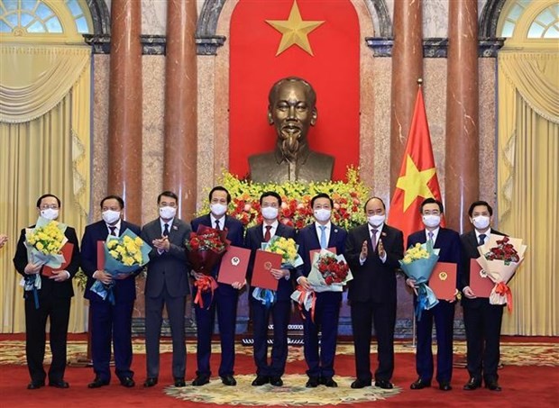 越南国家主席阮春福向2021-2026年任期政府成员颁发任命书