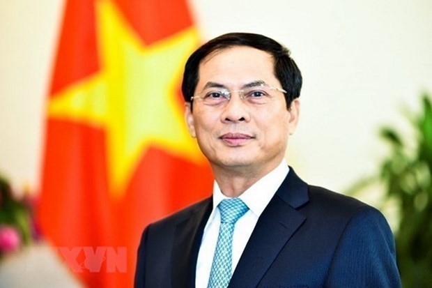 中国外交部长王毅致电祝贺裴青山同志当选越南外交部长
