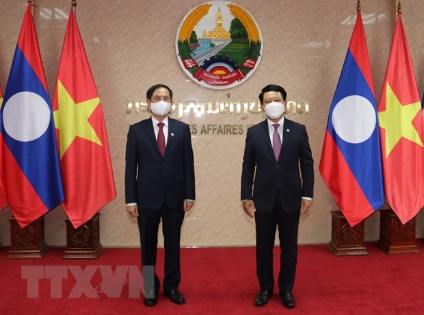 越南外交部部长裴青山会见老挝外交部部长