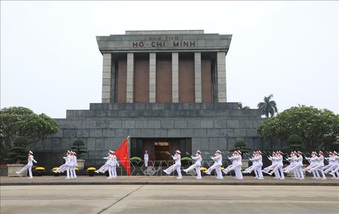 胡志明主席陵墓：越南民族神圣的空间