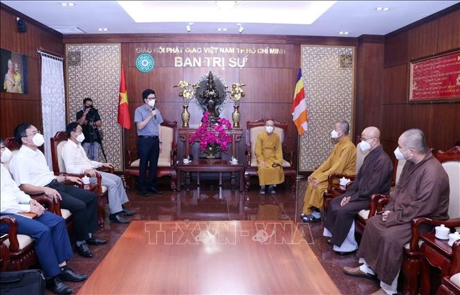 越南政府宗教委员会领导与越南佛教协会胡志明市分会领导举行工作会谈