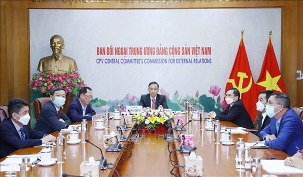 越中两党举行视频会议 通知越共十三届中全会和中共十九届六中全会的结果
