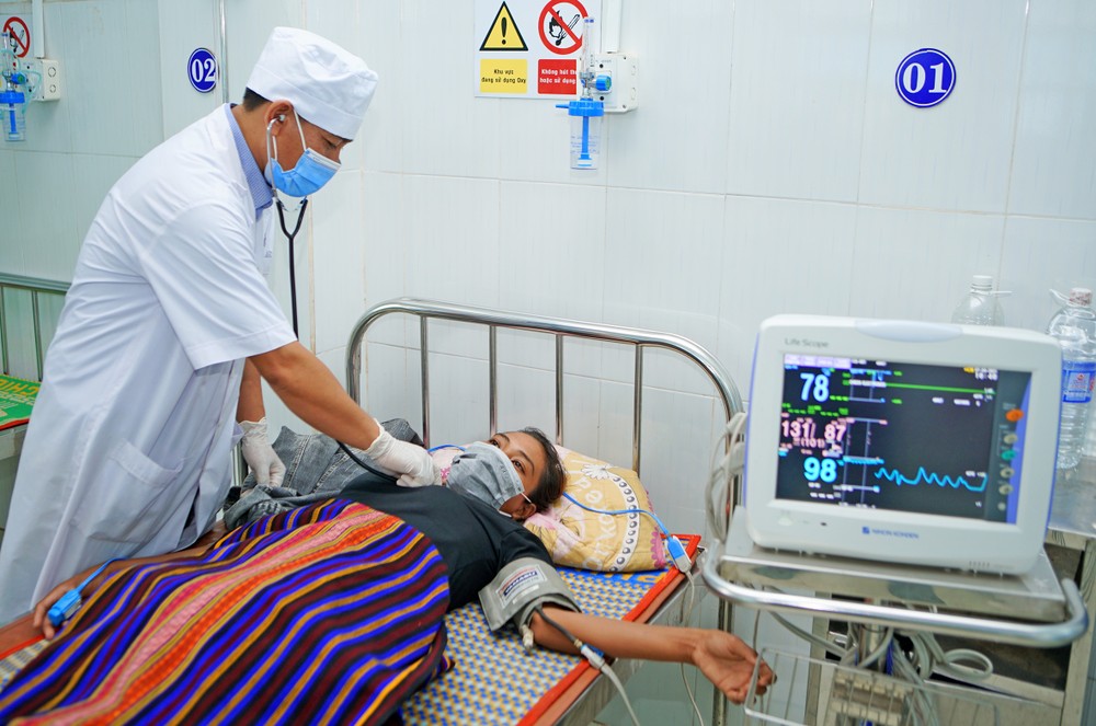 克容巴县努力提高对少数民族同胞的门诊医疗服务质量