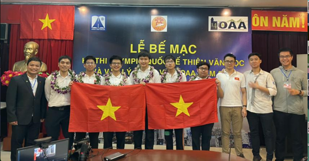 越南学生获得国际天文学和天体物理学奥赛5枚奖牌