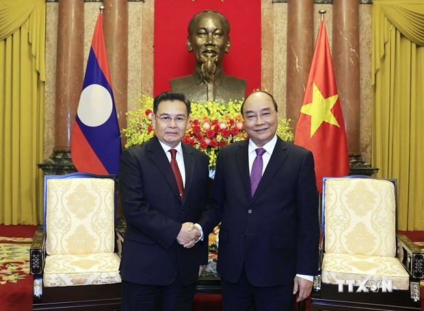 越南国家主席阮春福会见老挝国会主席
