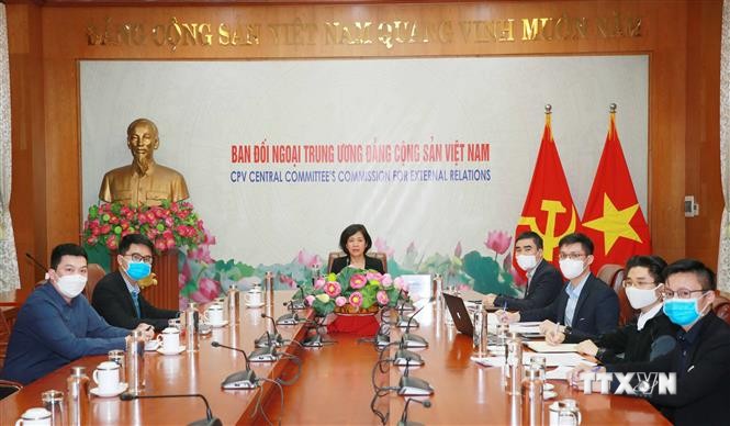 越南共产党代表团出席共产党和工人党国际会议特别电话会议