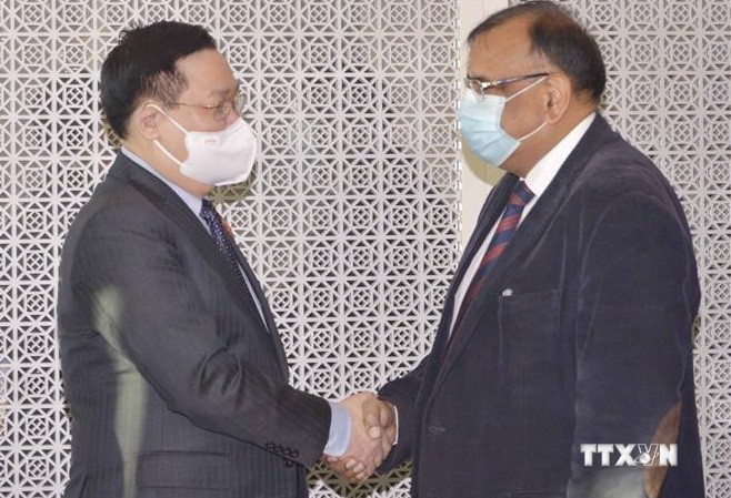 国会主席王廷惠会见印度石油天然气公司首席执行官古布塔