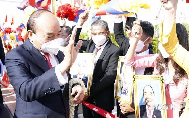 越南国家主席阮春福抵达柬埔寨 开始对该国进行国事访问