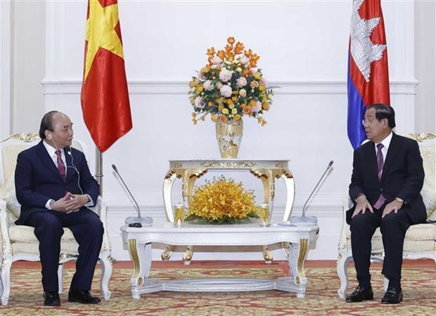 越南国家主席阮春福会见柬埔寨首相洪森亲王