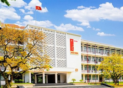 越南七所大学达到国际标准