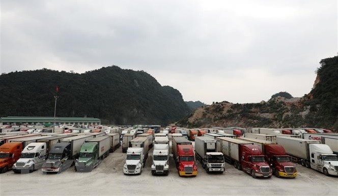 努力化解越中边境地区口岸货物拥堵问题