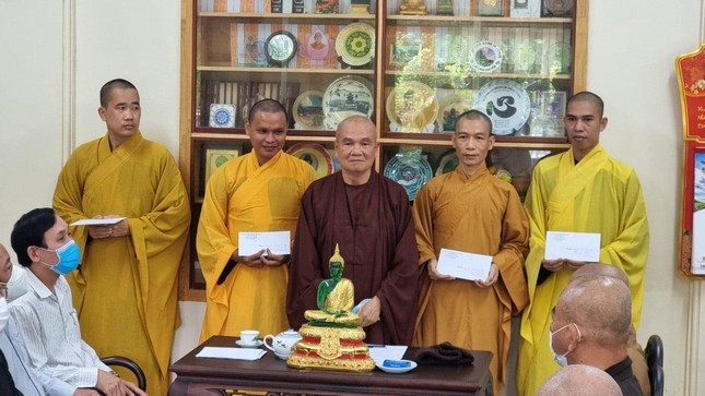 越南佛教教会庆和省理事会常务委员会任命庆和长沙岛县6座寺庙的住持