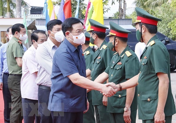 越南国会主席王廷惠在金瓯省开展春节走访慰问活动