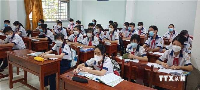 越南全国共53省市幼儿和小学生开始返校上学