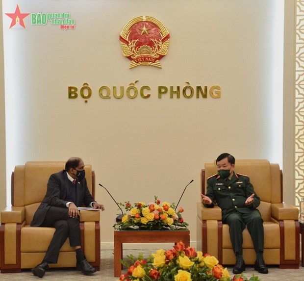 越南与新加坡进一步加强防务合作