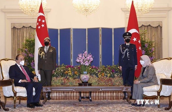越南国家主席阮春福会见新加坡总统